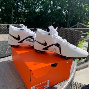 NIKE MENS FOOTBALL CLEATS MENS 11.5